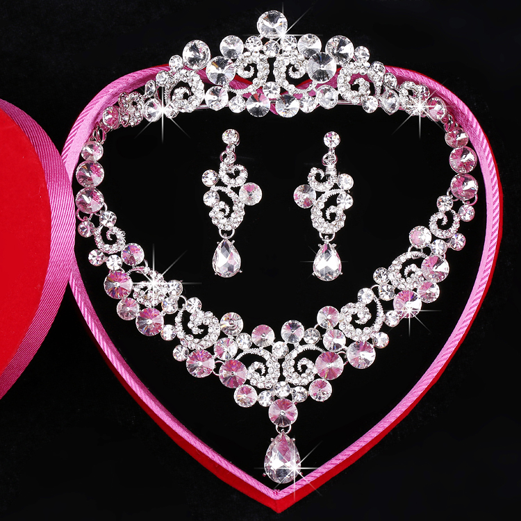 2020 New wedding dress jewelry Bridal wedding accessories Necklace Crown earrings Bright water droplets