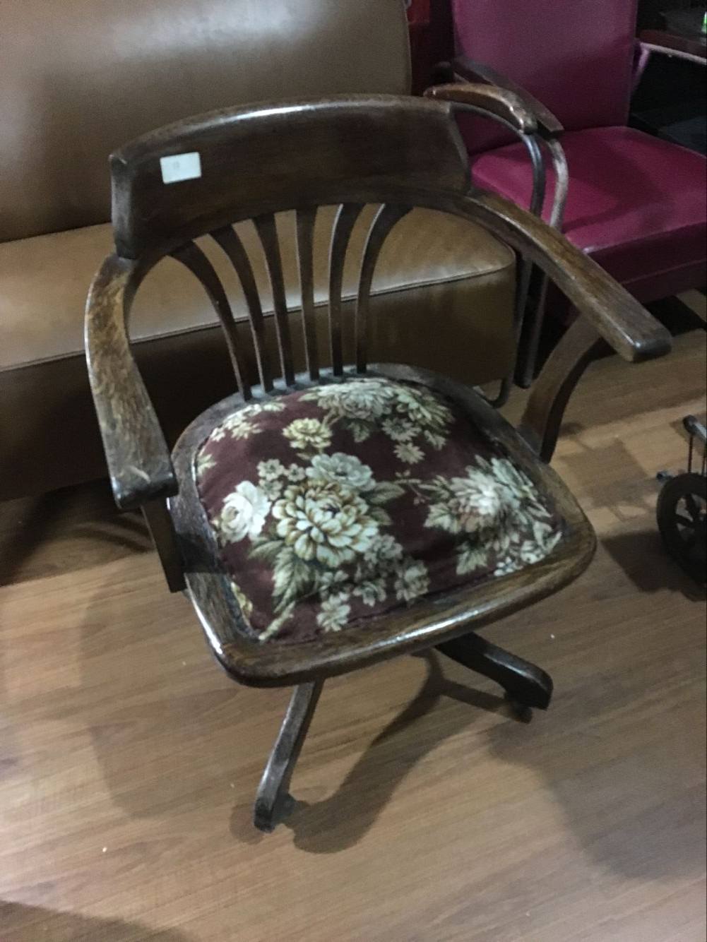 Western Antique French Oak Swivel Chair Boss Chair Solid Wood Swivel Chair Shanghai Style Furniture Old Swivel Chair Rental