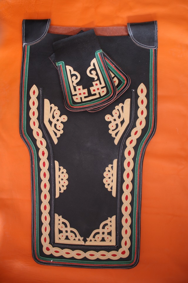 The cow leather craft of the new herder's traditional toy