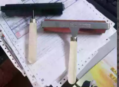 Mimeograph machine Rubber roller hand push oil printing machine Rubber roller roller rubber stick frameless painting fader Print printing coating 4 inches