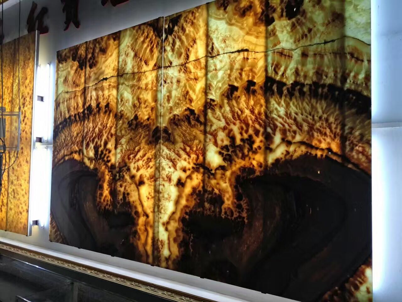 Natural imported translucent jade TV background wall Red dragon jade black dragon jade