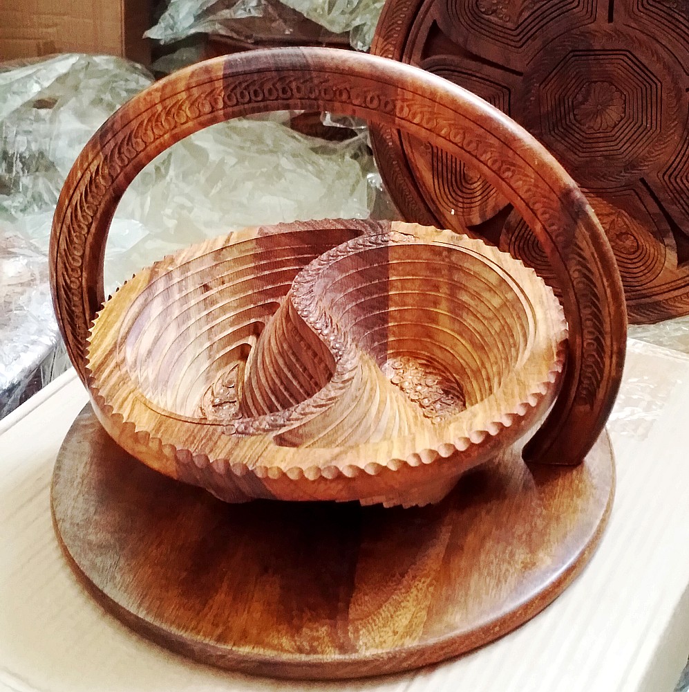 12 inch handmade walnut wood garden shaped fruit blue basket Pakistan wood carving craft gift new model