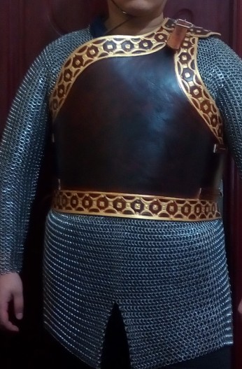 Leather carved breastplate Knight strengthening breastplate leather armor shoulder breastplate key lock reinforcement armor