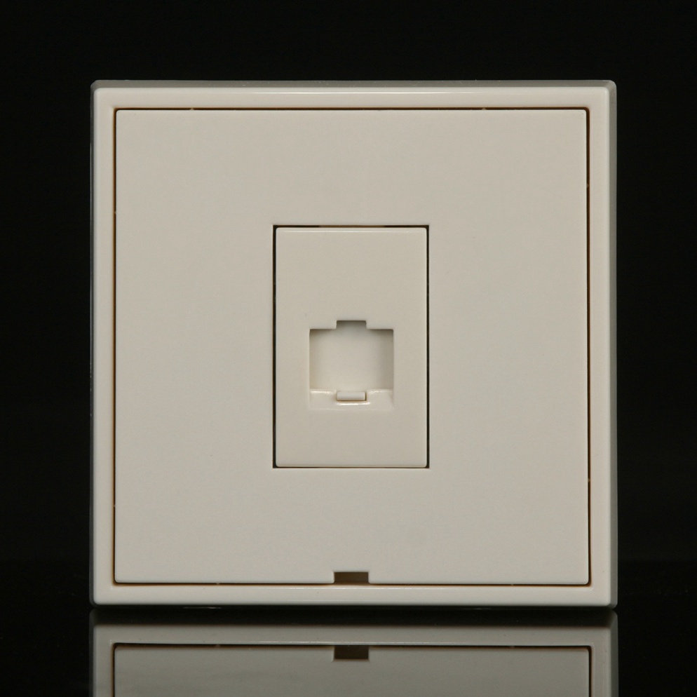 Space-based Deschamps Series 80 One 8 Core Information Outlet Ultra Five Computers Inserted Ivory White J911PC