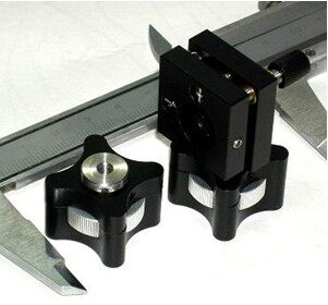 The miniature height adjustment frame APS03 