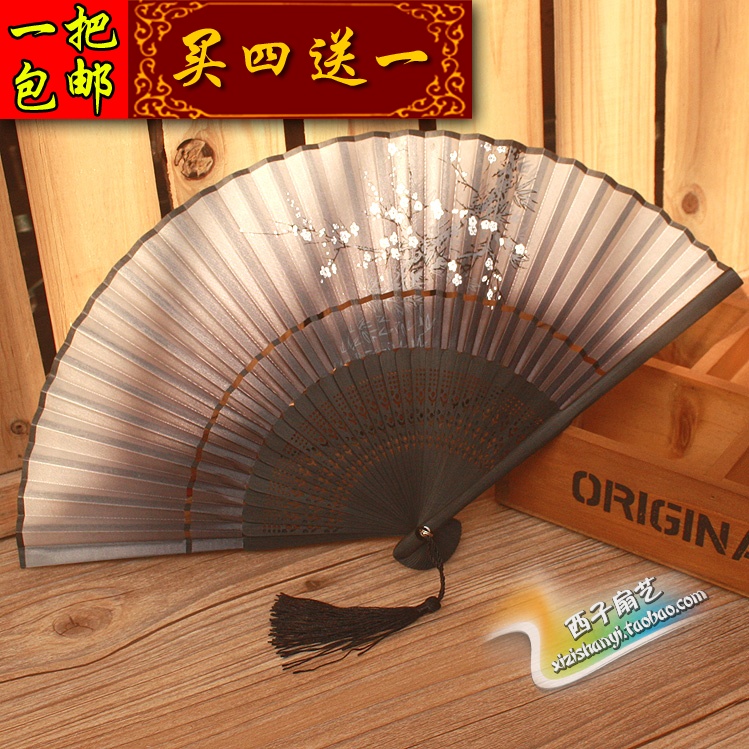 New folding fan Chinese style special silk female fan hand - drawn female star folding fan smile plum fragrance