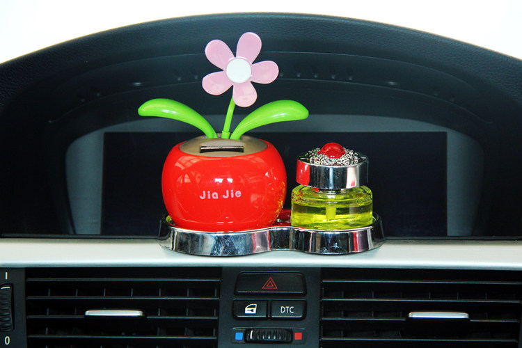 苹果花太阳能香水座车内饰品轿车香水坐摆件车上小车内汽车装饰品