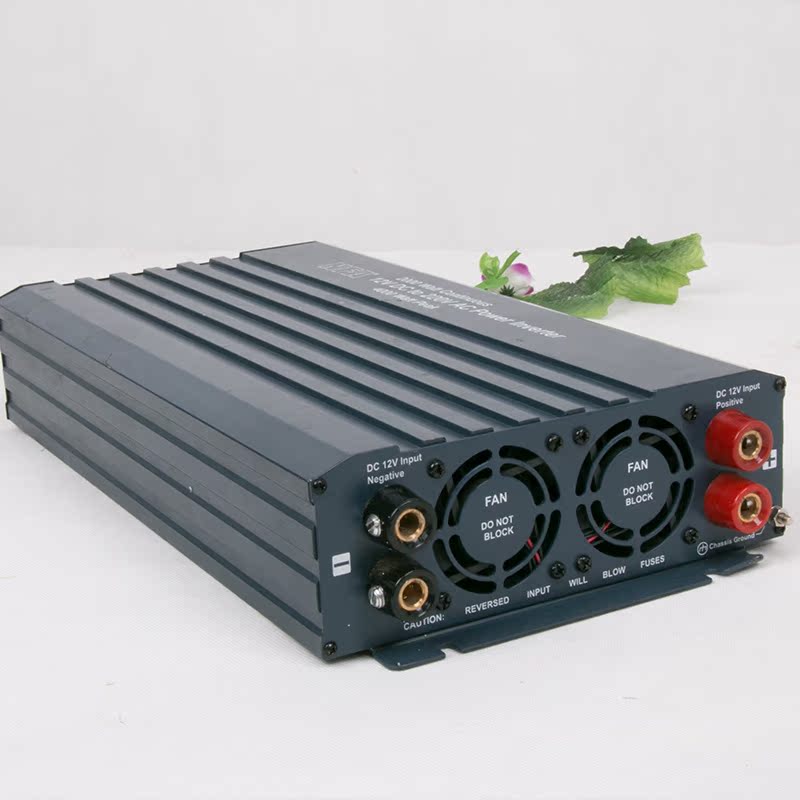 NFA纽福克斯6939 专业2000W 电源转换器 修正弦波逆变器 12V转220