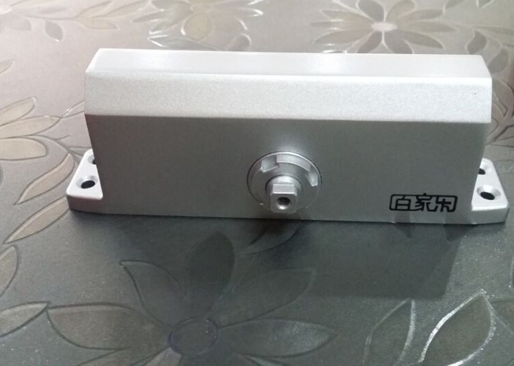 Baccarat door closer