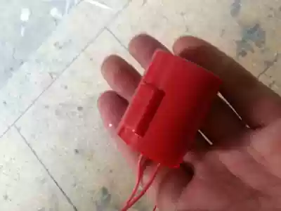 Hanging bottle iron switch