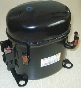 Commercial ice machine compressor 250 - 300KG 500 - 700 lb A W Summer Snow Lodge Peruvian R22