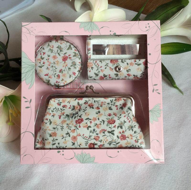Suzhou characteristic high-end silk gift three-piece gift box exquisite embroidered mirror lipstick box coin purse set