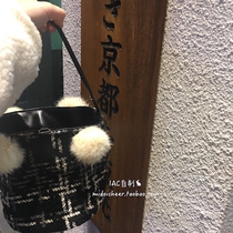 Winter limited(rabbits little tail portable oblique cross wool bucket rabbit hair bag)=IAC cooperation self-made