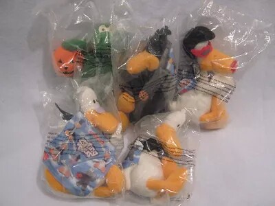 McDonald's 2002 British version of Halloween Hollywood duck is bigger than a set of 5 brand-new undisplayed