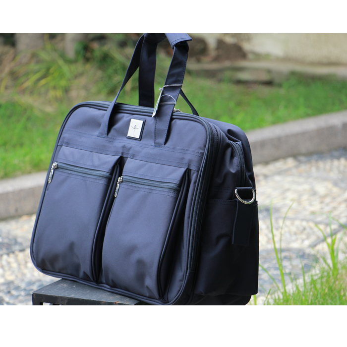 Large briefcase with good texture, space to carry, easy to carry, labor-saving, environmentally friendly and durable boutique