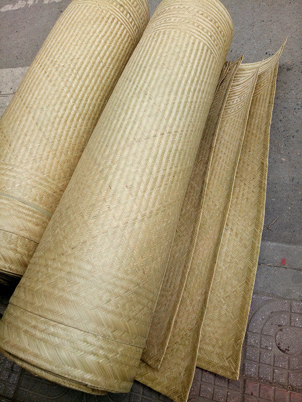 Hand-decorated bamboo mats Bamboo mats Two green and two yellow suspended ceilings Sticking to the wall Bamboo mats Bamboo mats bamboo mats