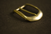 The money family hands on a 4-belt buckle (the price is only for the anti-malicious bid)