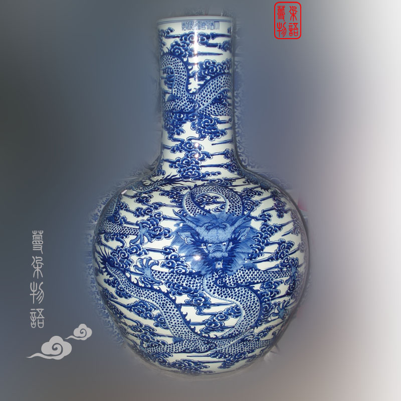 Jingdezhen blue and white celestial hand - made qianlong dragon vase high - grade blue dragon air big vase tree