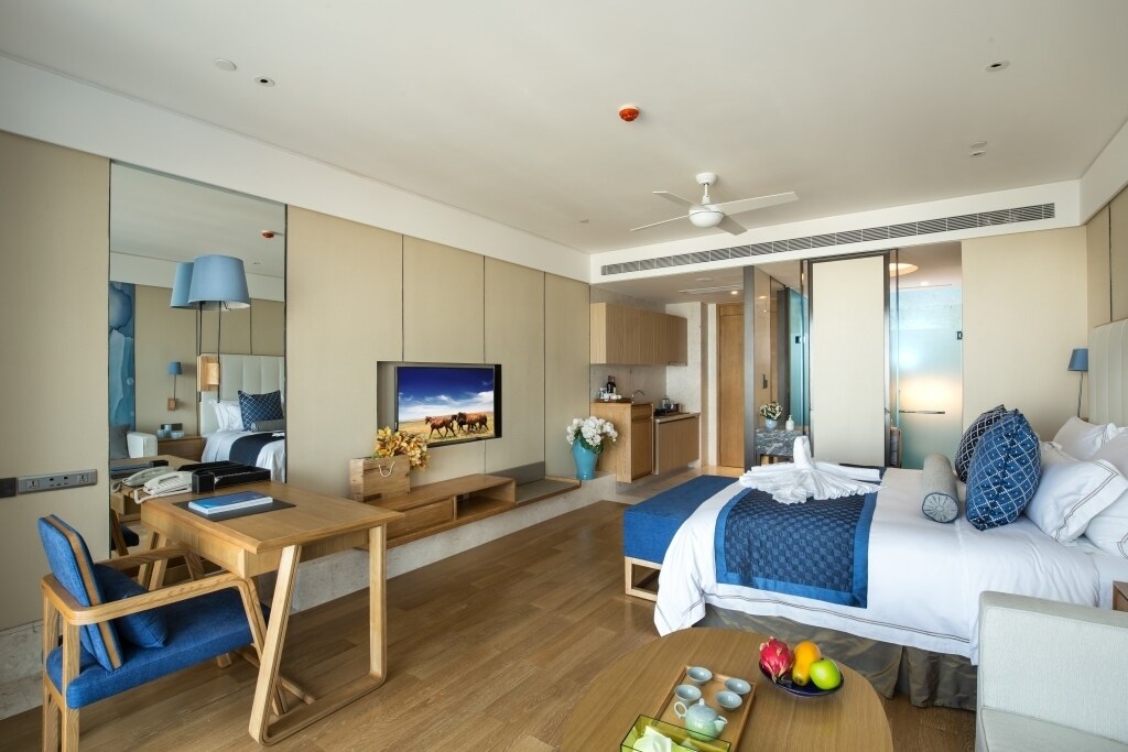 Calendar Room] Elegant Sea View King Room at Wyndham Sanya Lihe