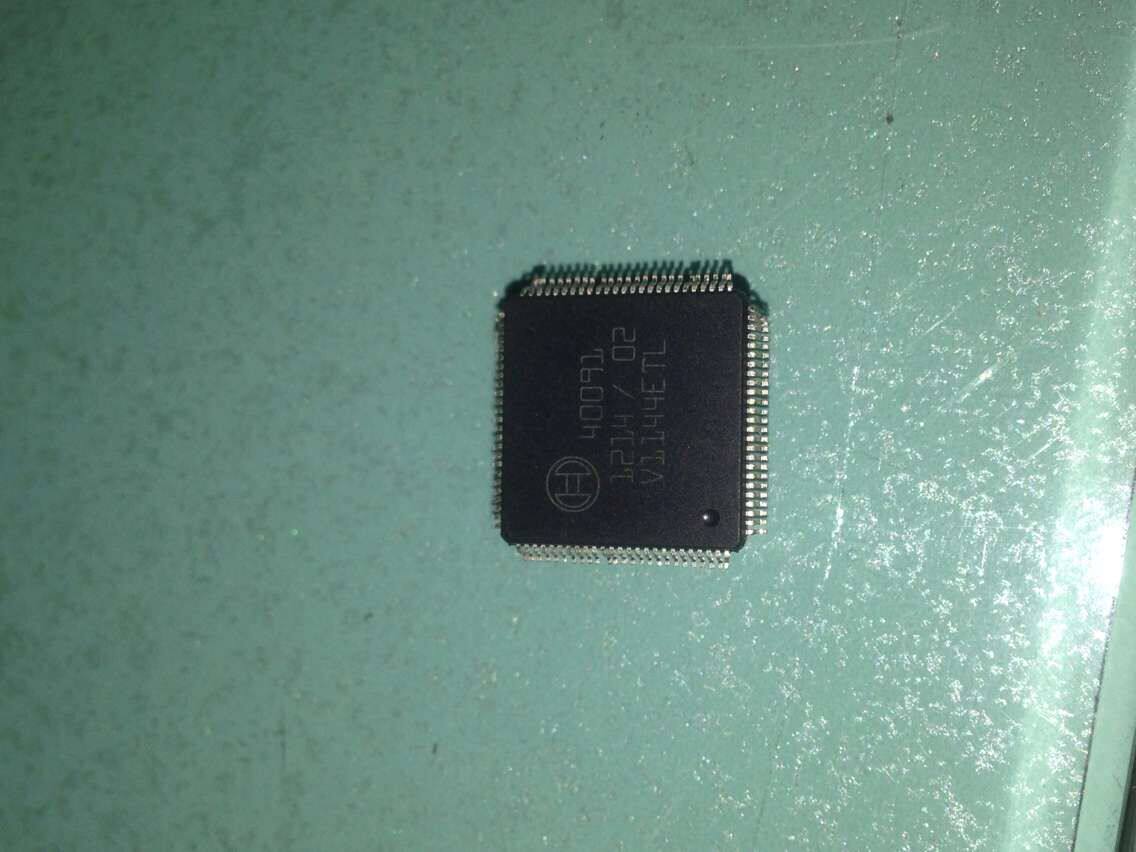 40091 specializes in car engine computer vulnerable chip spot can be shot directly