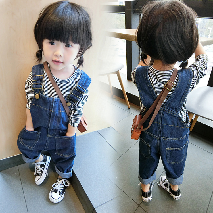 Children's clothing girl casual jeans strap pants 1-2-3-4 years old girl spring dress young girl loose Korean version of pants