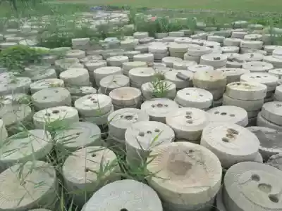 Hot sale of rural old stone tools old stone grinding small stone grinding stone stone pressure wheat stone paving stone nostalgia decoration bag old