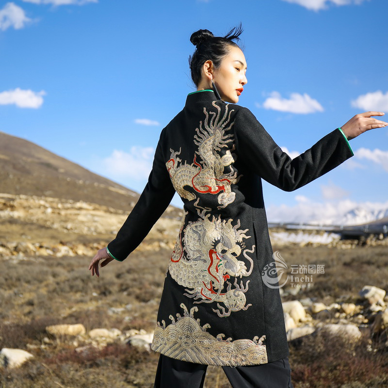 Cloud ornaments totem original neutral men's and women's clothing old embroidered hand embroidered ethnic style long woolen long sleeves long sleeves