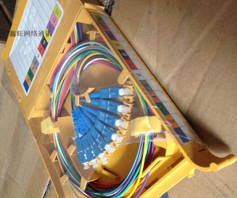 The 12 - color SC jumper free fusion disk SC melt fiber disk 12 core 3 0 jumper free jump - free tray