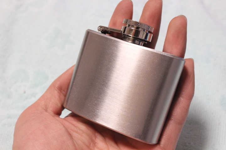 Outdoor portable high-grade 304 stainless steel flagon white steel 2 ounces portable boutique wine set father's day gift