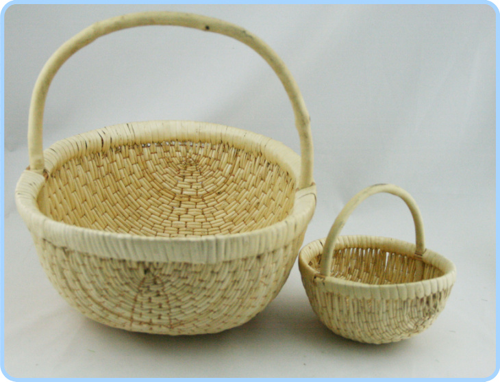 Shandong folk basket direct selling wickerwork dustpan hand products yakuzi traditional craft basket basket willow trumpet primary color