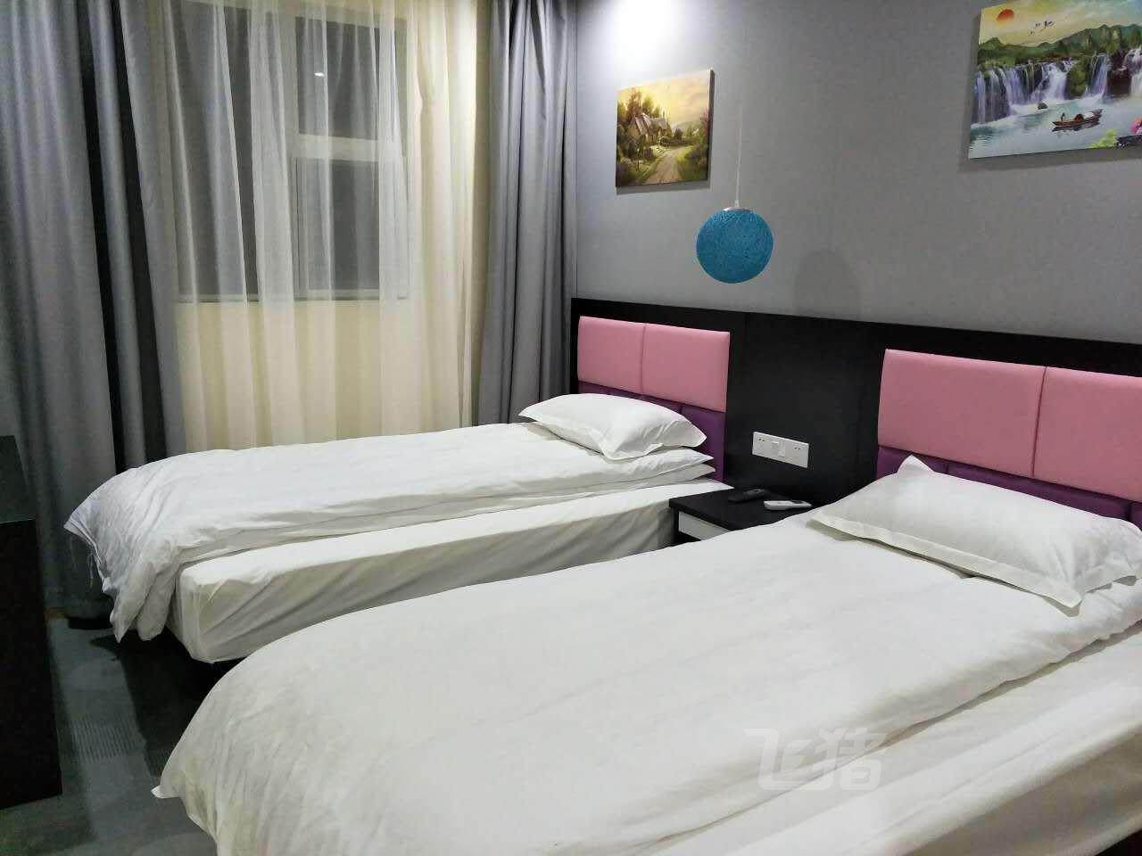 Yibai Liangpin Hotel (Shanghai Beixinjing Metro Station) Queen Room a