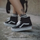 Giày nam Vans Giày nữ Vans Giày Sk8-hi đôi giày cao cổ màu đen và trắng cổ điển cao cấp VN-0D5IB8C