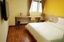 7 Days Hotel chain hotel · Kunming Wujing Road Tangzi Lane subway station store Ali exclusive bed room