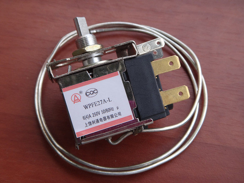 Refrigerator WPF27A-L thermostat installed in the middle of the two-pin freezer temperature control probe 50cm-3 meters