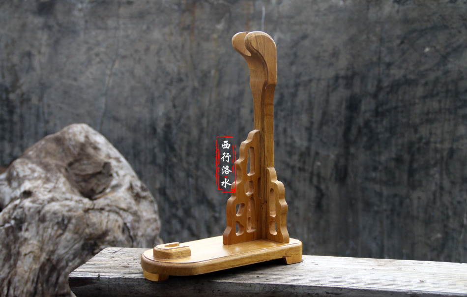 Solid wood brackets were goose head frame