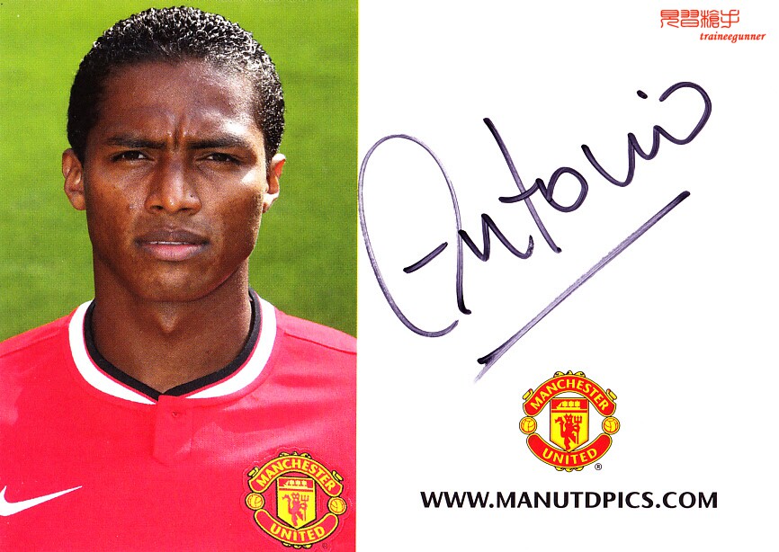 Ecuador international Valencia Manchester United 2014-15 season autograph official card