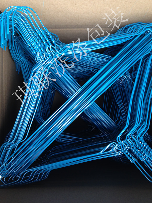 600 Plastic-Coated Wire Hangers for Dry Cleaners, 400 Disposable Spray-Coated Hangers for Laundries, Extra Thick