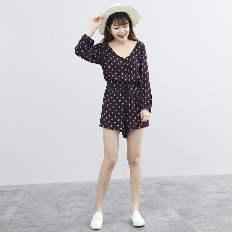 亏本清仓 舒适的绵绸面料 凉快舒服轻薄V领连衣裤