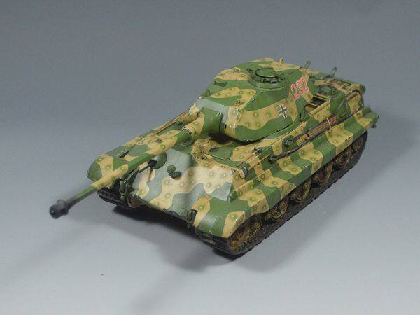 Tank World 1:35 World War II German Tiger King Heavy Tank Eastern Front Summer coating of finished models