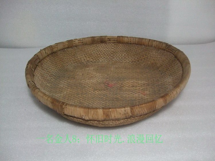 Old objects old rattan woven disc old storage disc can be collected as film and TV prop wall decoration nostalgic furnishing