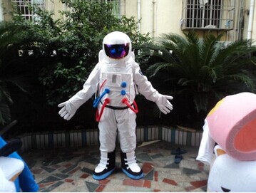 Shanghai cartoon doll rental astronaut alien astronaut doll clothing rental clothing rental