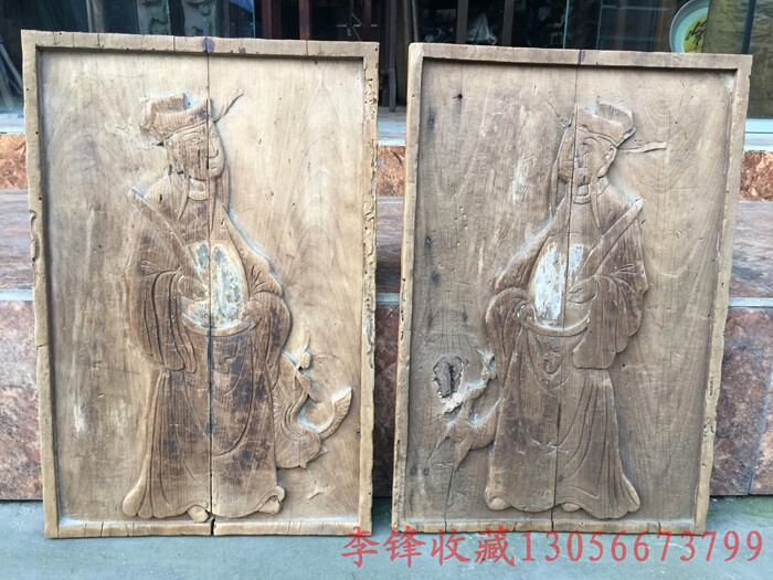 A Qing Dynasty figure wood carving flower board a pair of door gods civilian pair of antique old wood carvings (bag real bag old)