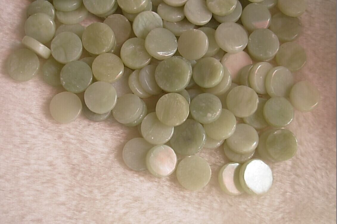 Hongyu Yuan boutique jade ware jade sheet source early jade diameter 1 3cm * thick 0 4cm