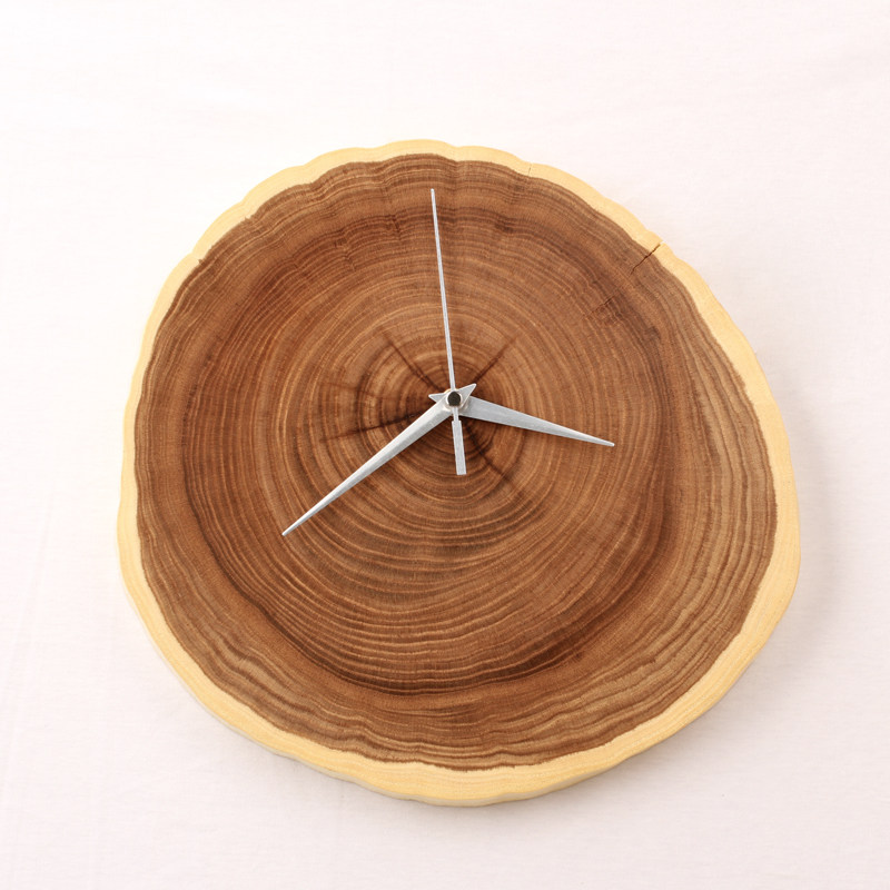 Solid wood creative annual ring wall clock wall hanging table pendulum clock modern American pastoral bedroom living room simple clock mute