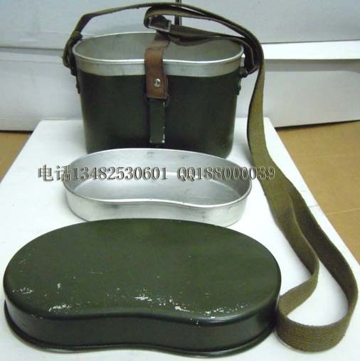 Outdoor picnic lunch box in the 50s Ancient Kuomintang Lunch Box of Nationalist Party original lunch box of Taiwan army goods
