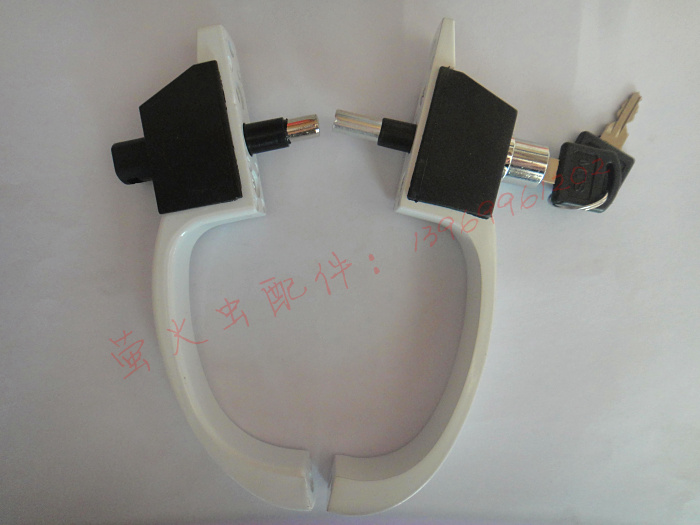 Dayang and other passenger electric tricycle fully enclosed four-wheeled car sliding door lock handle sliding inside and outside lock