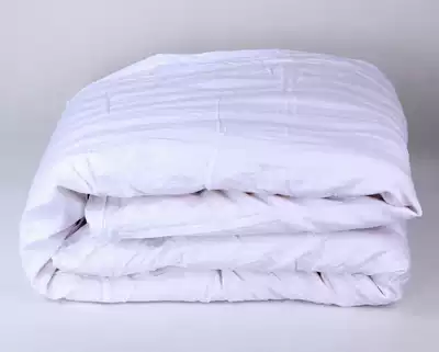 Hygiene hospitality was white cotton quilt hotel cotton was thickened and warm student dormitory was