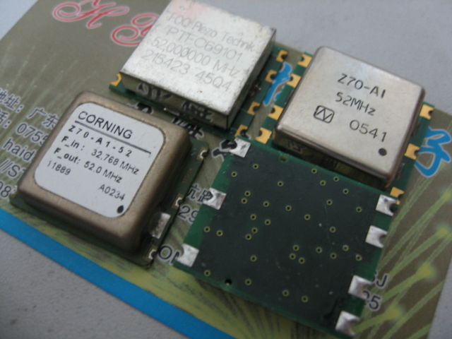Unassembled machine thermostatic crystal oscillator frequency synthesizer input 32768MHZ output 52MHZ square wave