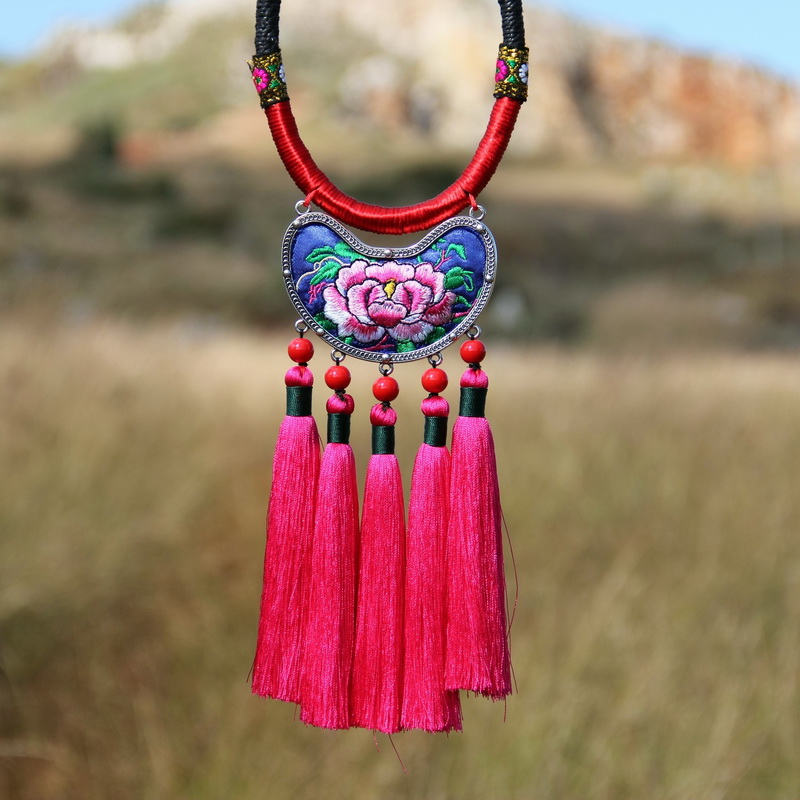Cloud decoration totem original female necklace jewelry National style embroidery Miao silver personality exaggerated jewelry Collar necklace jewelry