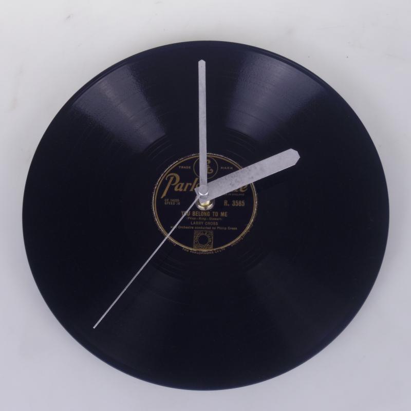Classic DIY Creative Vinyl Record Wall Clock Clock Creative Nostalgic Style Calligraphy Bar Wall Clock